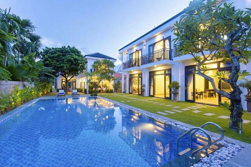 Ấn tượng với kiểu nhà villa 2 tầng đẹp mắt