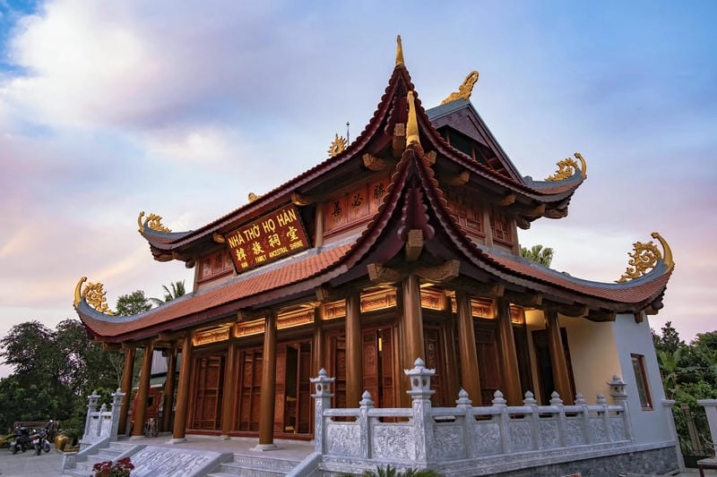 mẫu nhà thờ họ nhỏ đẹp thiết kế tinh tế hài hòa