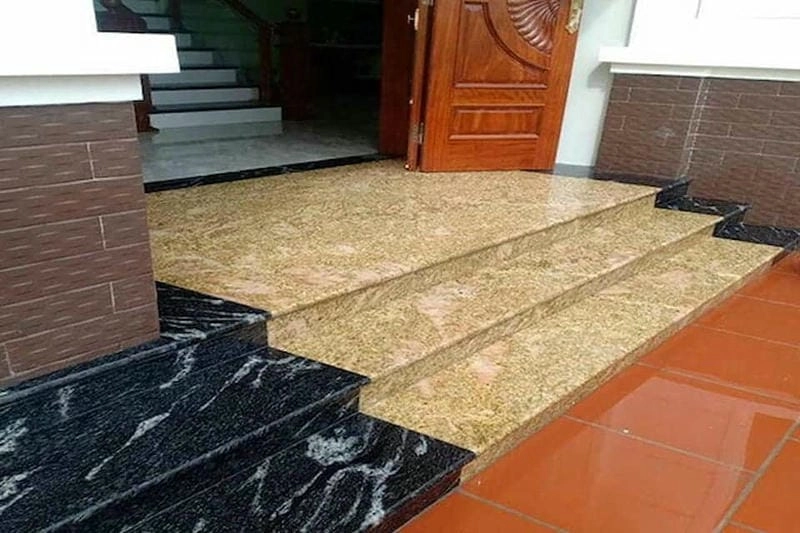 Mẫu bậc tam cấp tối ưu không gian trước nhà