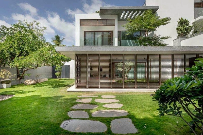 mẫu nhà vườn 2 tầng đơn giản chi phí hợp lý vẫn đẹp