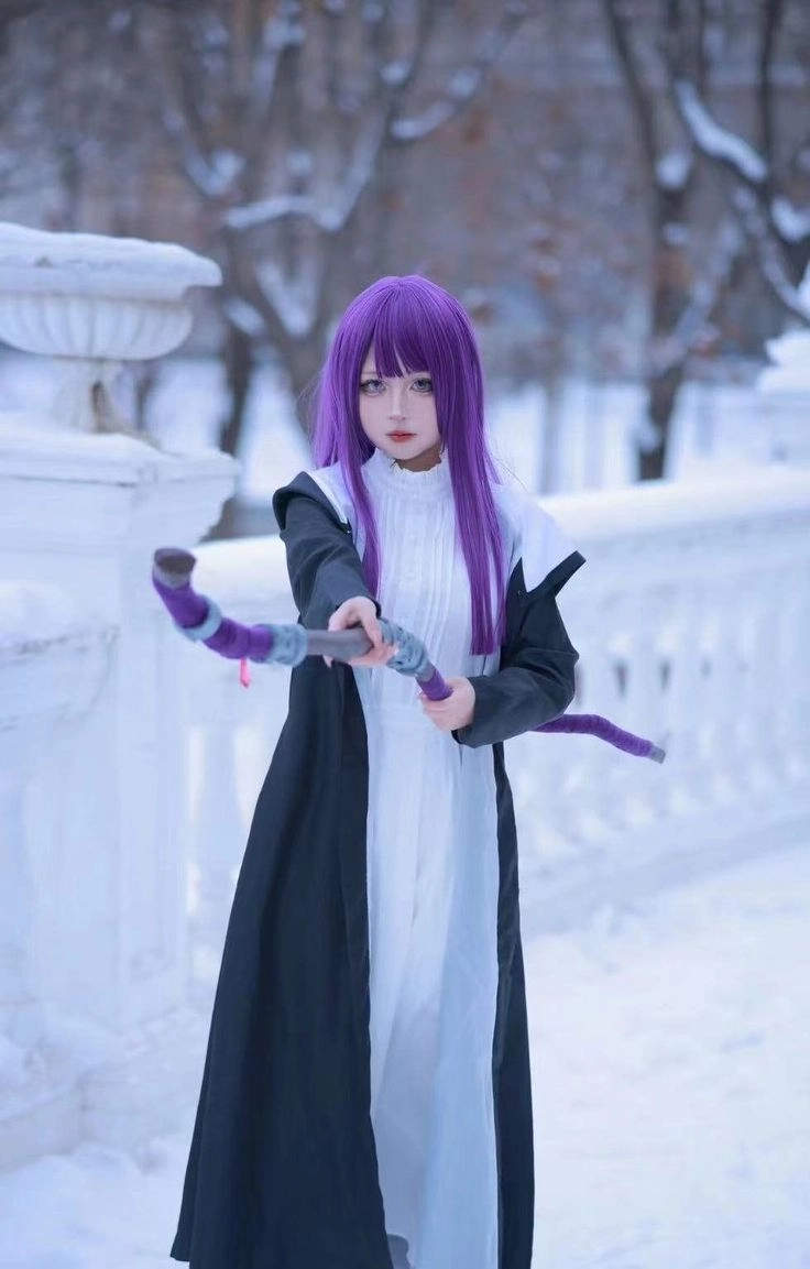 Hóa thân thành Fern cosplay đầy ấn tượng