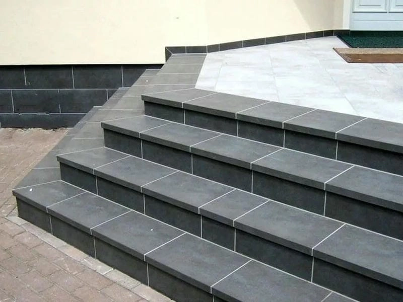 Thiết kế tinh tế với bậc tam cấp cầu thang nhà ống