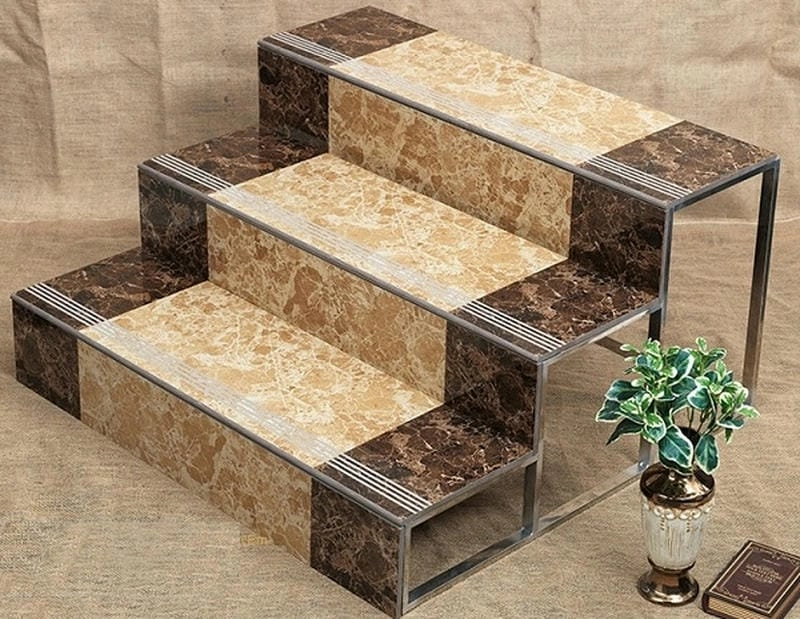 Mẫu gạch ốp bậc tam cấp giúp sảnh thêm nổi bật