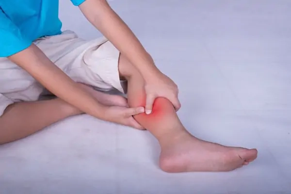 Hình ảnh rõ nét người bị bại liệt ở nhiều độ tuổi