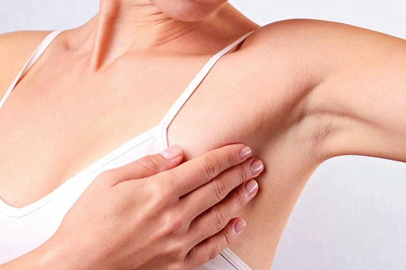 Giải thích nguyên nhân gây mụn ổ gà ở nách thường gặp