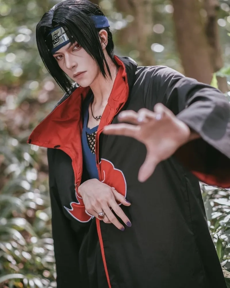 Fan cosplay uchiha itachi tái hiện khí chất sát thủ