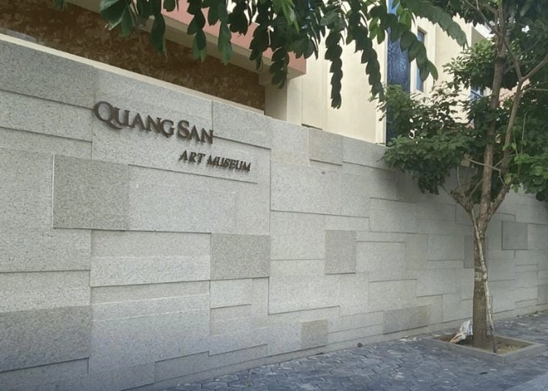 Thiết kế sang trọng cùng gạch giả đá ốp mặt tiền