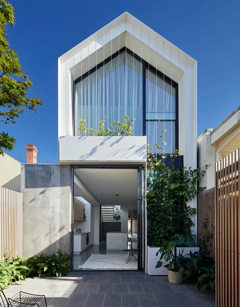 Tham khảo mẫu nhà phố 2 tầng 1 tum tiện ích