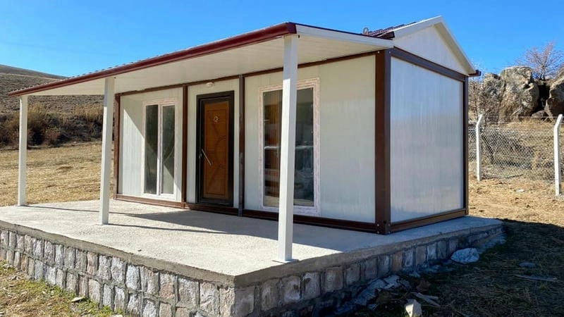 mẫu nhà tiền chế mái thái kiểu dáng đẹp mắt thoáng mát