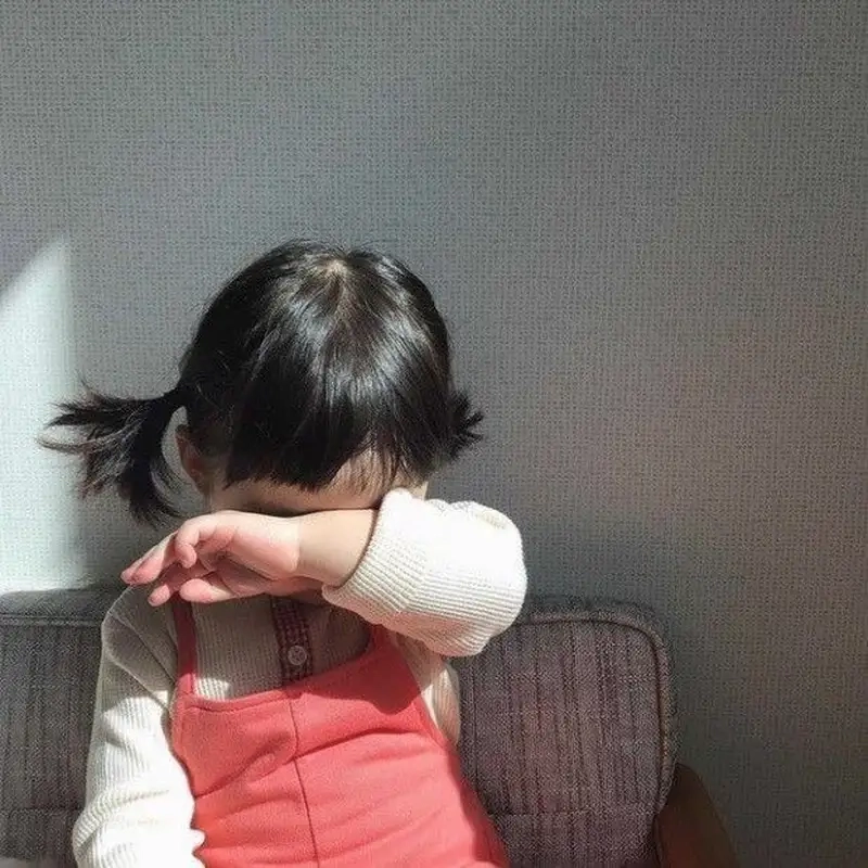 Sad girl, mạnh mẽ nhưng vẫn buồn meme sad girl đồng cảm