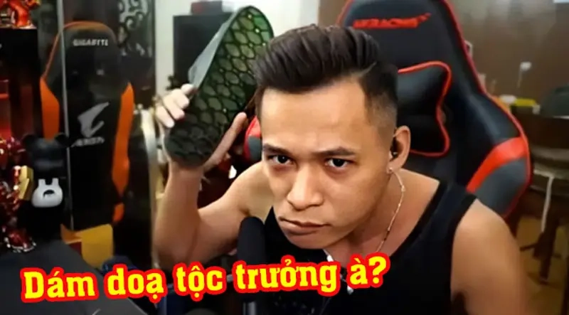 Meme Độ Mixi đặc sắc với meme tộc trưởng