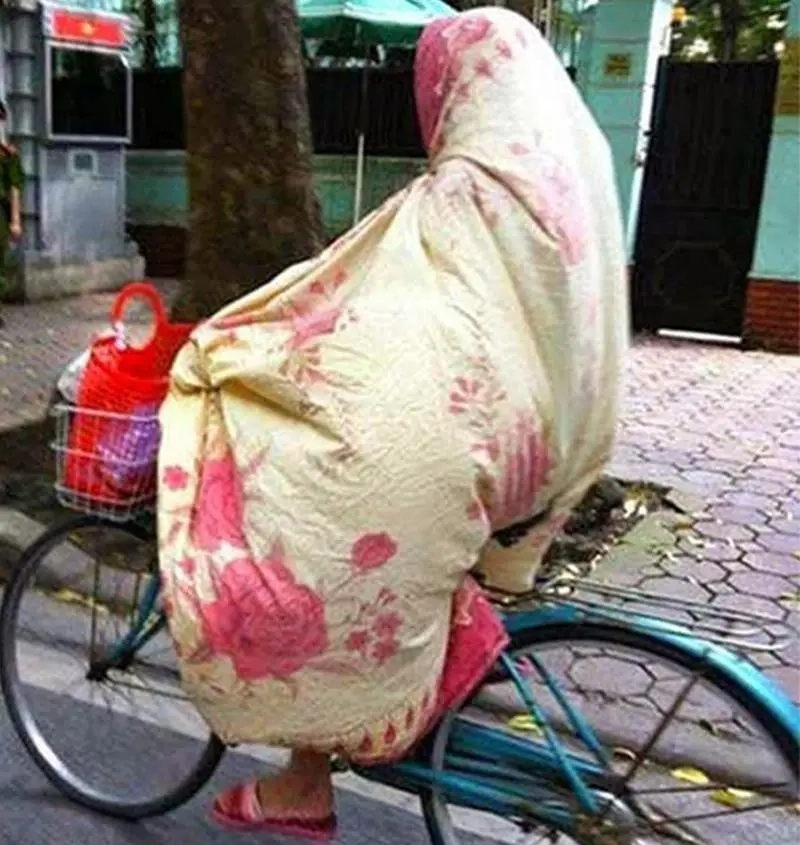 Hình ảnh đời thường trong meme mùa đông Hà Nội thân thương