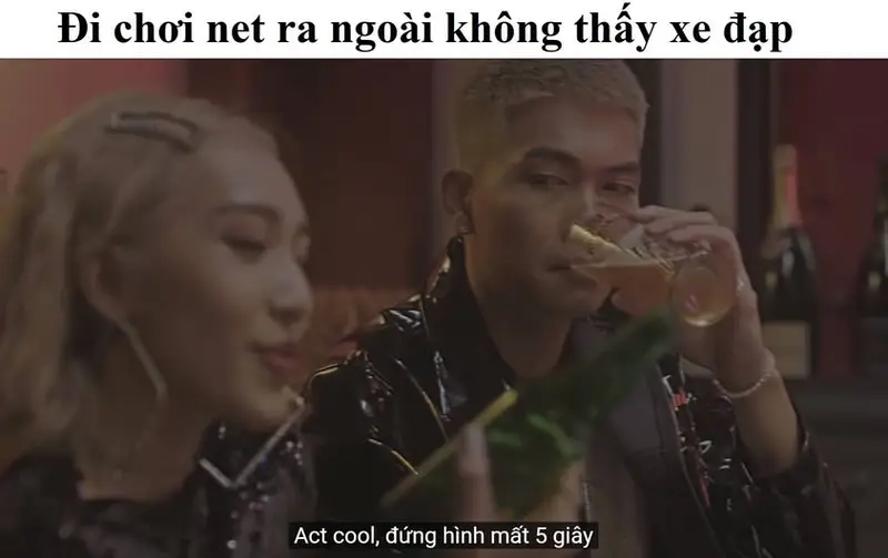 Gửi meme đứng hình mất 5 giây để tăng sự hài hước cho cuộc trò chuyện