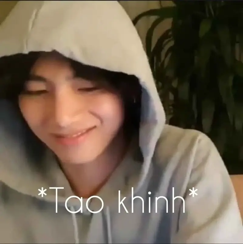 Meme nhìn bằng nửa con mắt cách “thả thính” khinh bỉ tinh tế