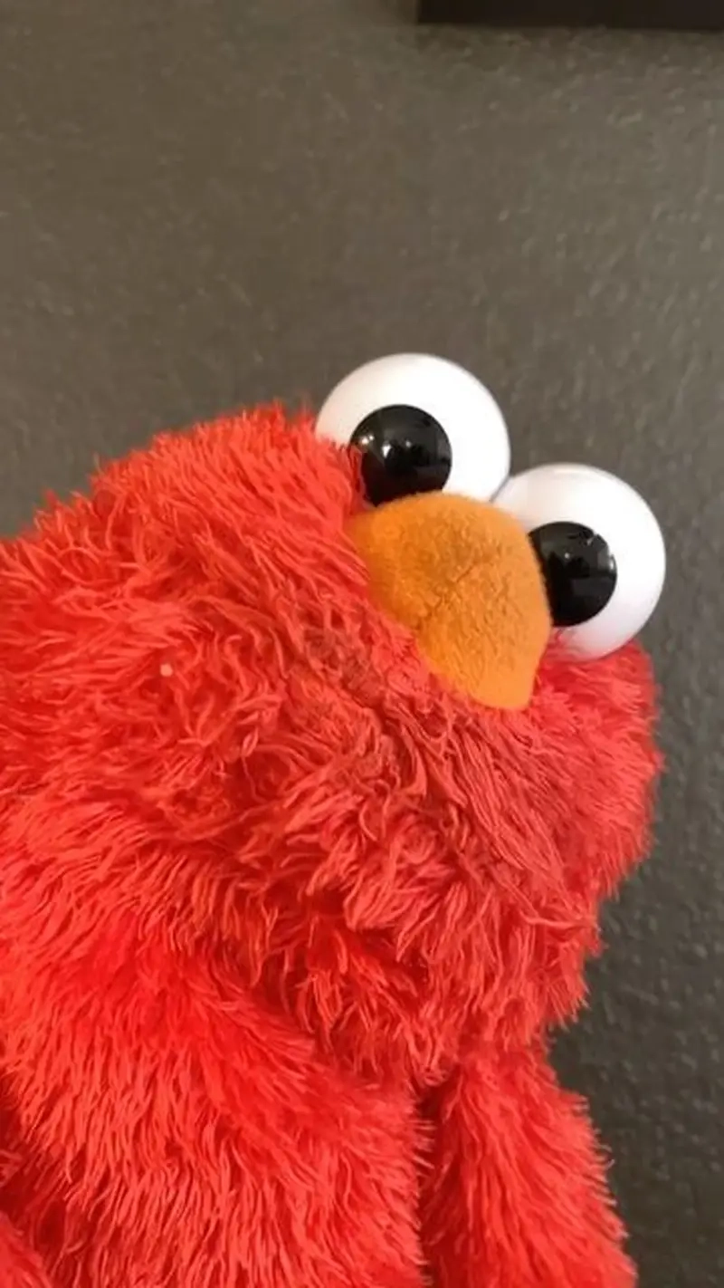 Gửi meme Elmo trong meme nhân vật hoạt hình, game để khuấy động mạng xã hội