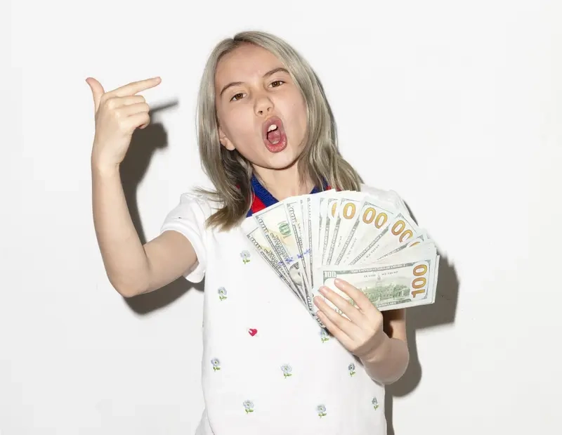 Gửi meme flexing để thể hiện đẳng cấp tài chính hài hước