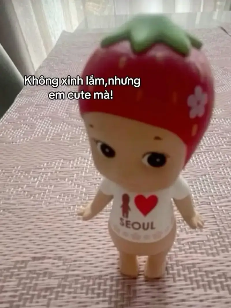 Ngẩng cao đầu và chia sẻ meme tích cực để tiếp thêm động lực!