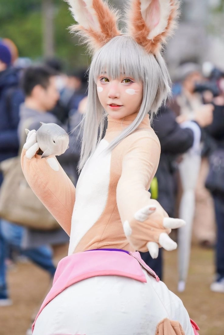 Nanachi cosplay thể hiện sự sáng tạo với trang phục tai thỏ đặc trưng