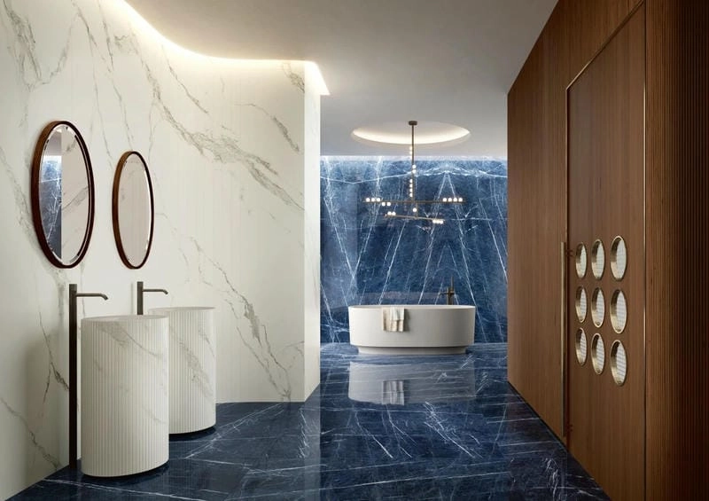 gạch lát nhà tắm màu xám trắng tinh tế và sáng thoáng