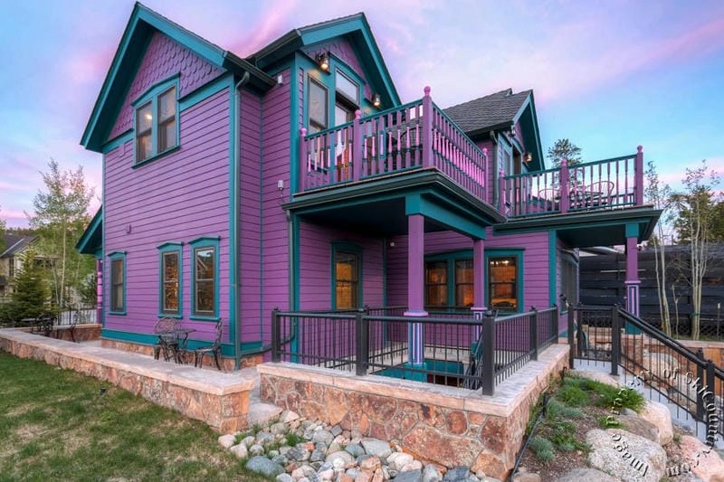 sơn mặt tiền nhà màu tím lãng mạn độc đáo cuốn hút