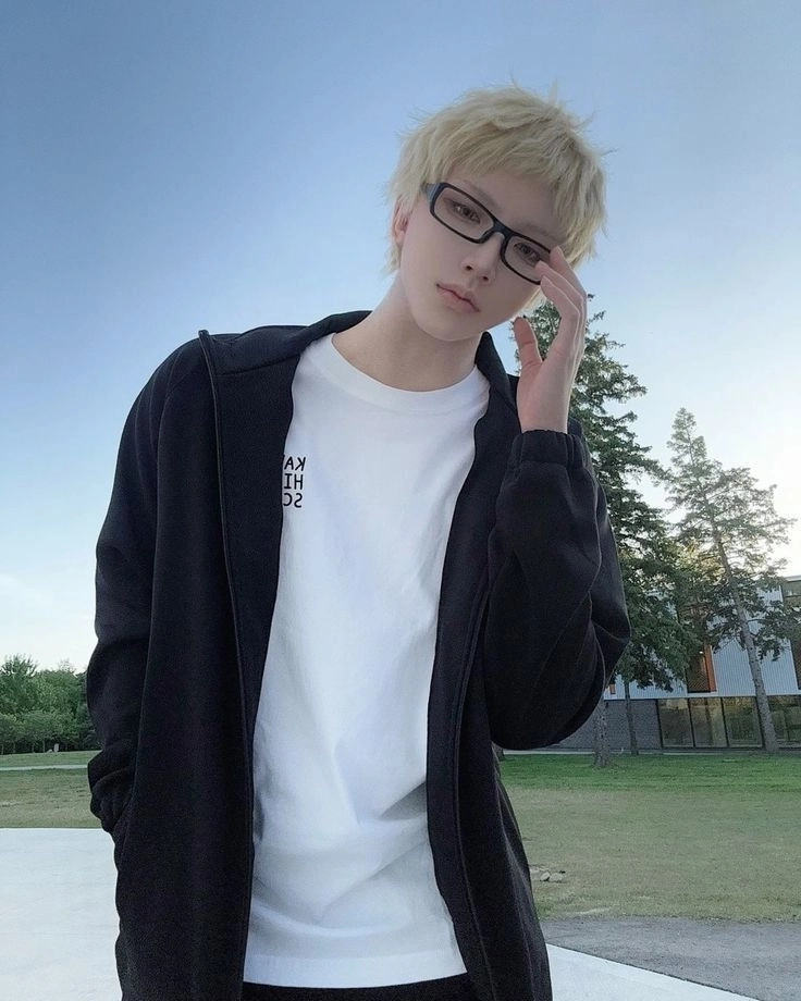 Chibi Tsukishima được fan vẽ lại với phong cách hài hước