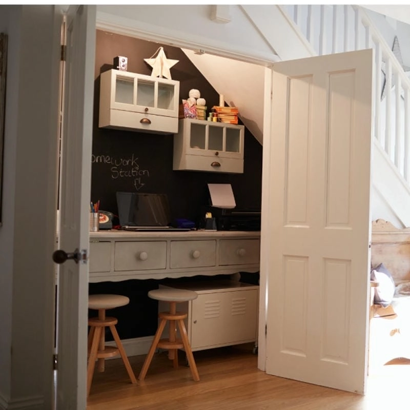 Gợi ý tủ gầm cầu thang hiện đại tiết kiệm không gian