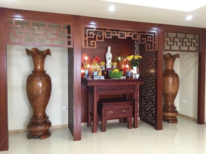 Tạo không gian tâm linh với vách ngăn bàn thờ đẹp