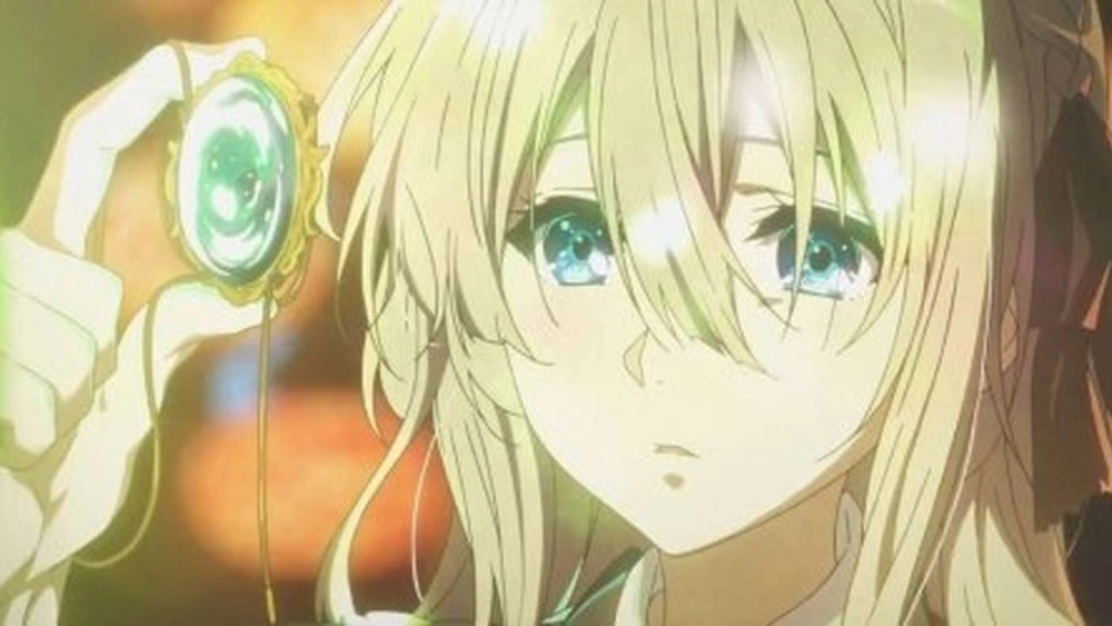 Violet Evergarden outfit là đồng phục thư ký màu xanh trắng cổ điển