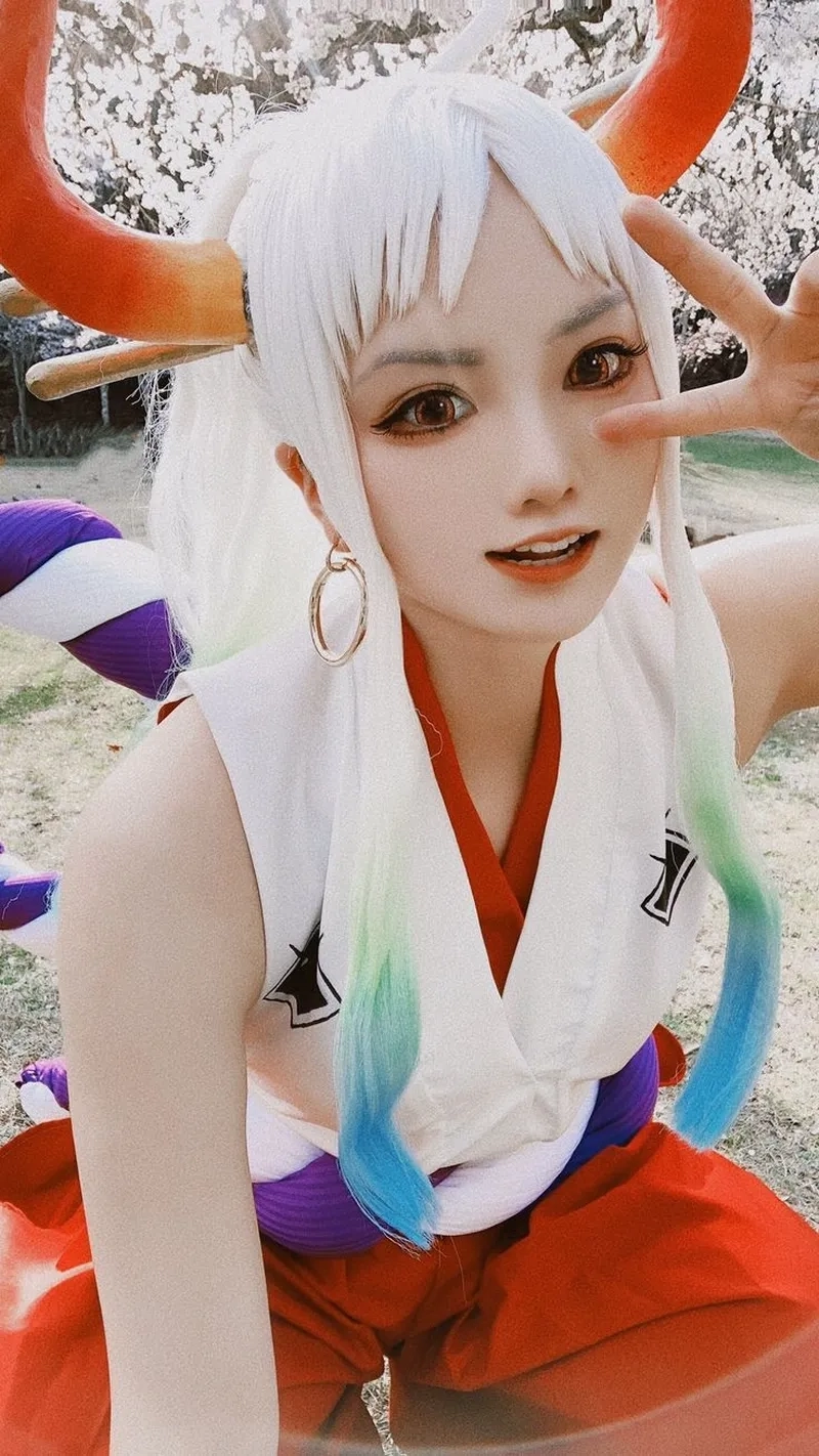 Tạo hình nóng bỏng và hấp dẫn trong Sexy Cosplay Yamato