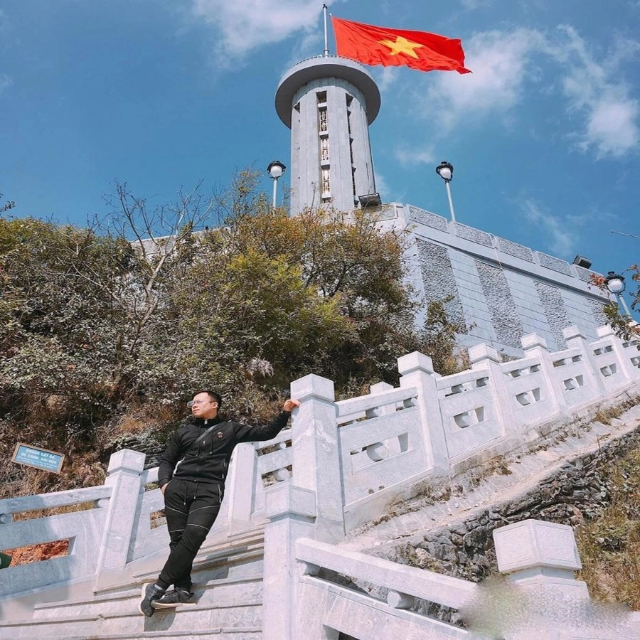 Cột cờ Lũng Cú bao nhiêu bậc đá