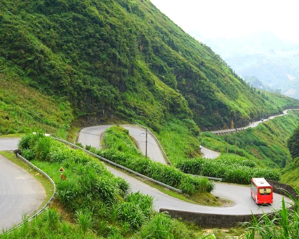 Hình ảnh Mã Pí Lèng đẹp choáng ngợp núi non