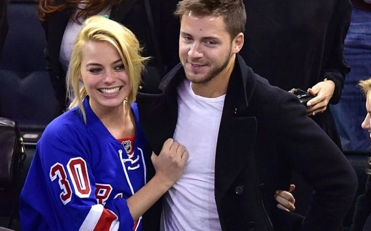 Margot Robbie trong lễ cưới của mình