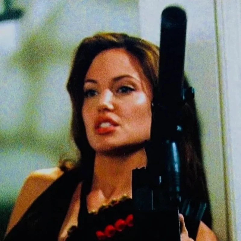 Loạt meme cầm súng ngầu cực chất dành cho dân mê meme