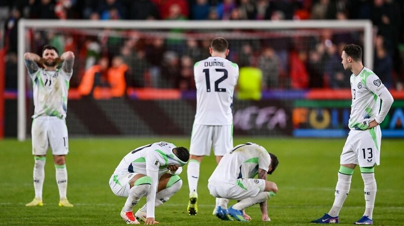 Sự thất vọng tột cùng của các cầu thủ sau loạt sút luân lưu định mệnh