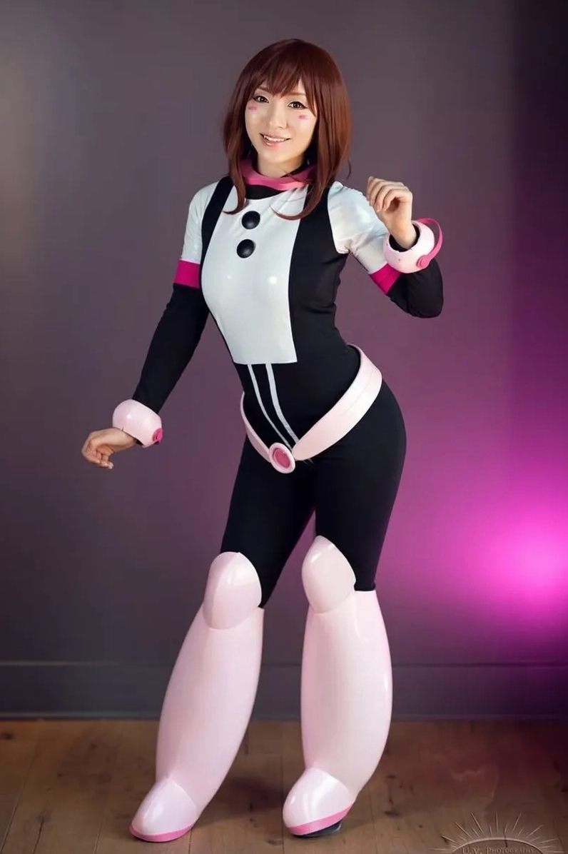 Cosplay Ochako Uraraka phù hợp cho fan yêu phong cách đáng yêu mạnh mẽ