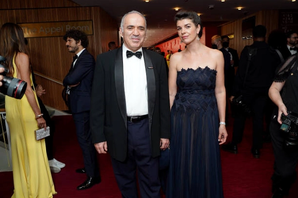 Daria Tarasova và Garry Kasparov tham dự sự kiện TIME100 Gala năm 2022