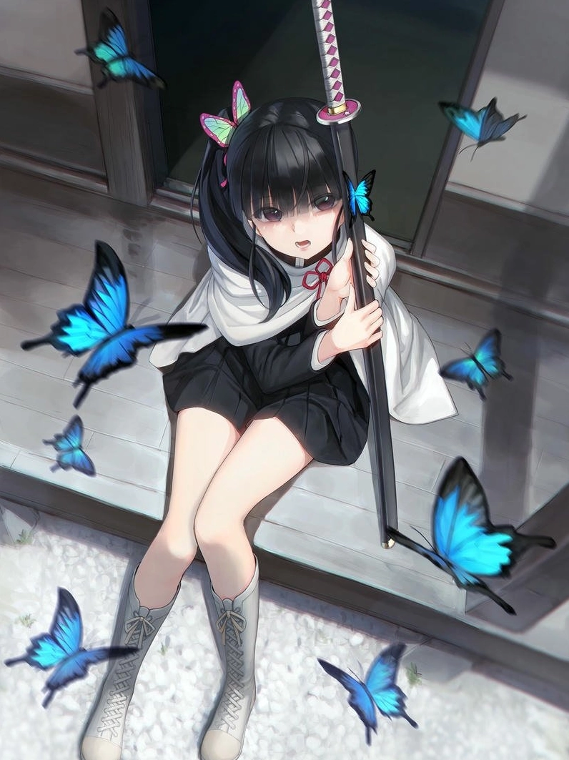 Hình nền Kanao ngồi trên cầu thang vây quanh là bướm