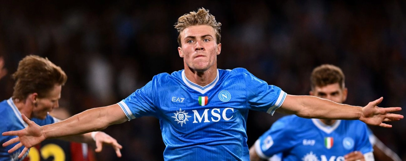 Rasmus Hojlund ăn mừng bàn thắng tung lưới Genoa tại giải đấu Serie A