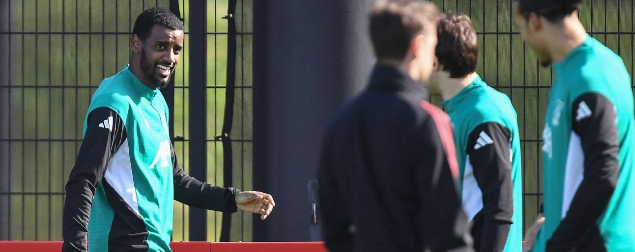 Tiền đạo Alexander Isak tích cực rèn luyện kỹ năng dứt điểm trên sân tập Kirkby chuẩn bị cho đấu trường châu Âu