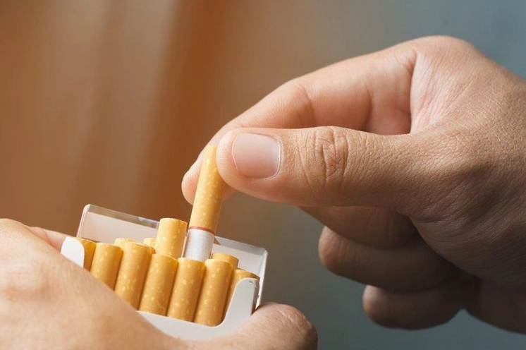 Tô màu khói thuốc lá xấu xí nguyên nhân gây bệnh trào ngược dạ dày thực quản
