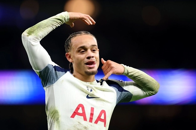 Xavi Simons thể hiện đẳng cấp khác biệt trong trận đấu đối đầu với Man City