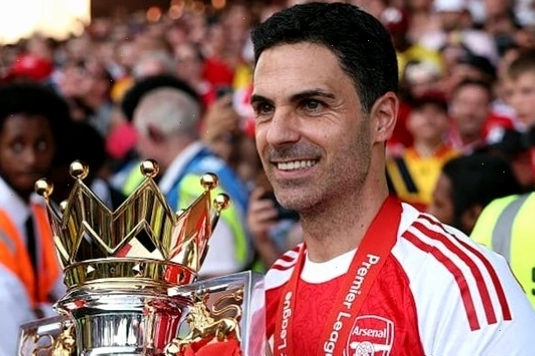 Arsenal đăng quang Ngoại hạng Anh