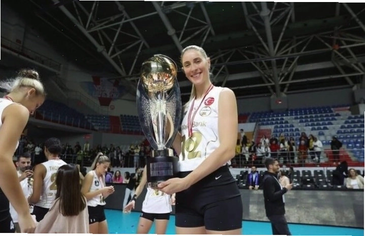 Bianka Buša ăn mừng chiến thắng cùng đội tuyển
