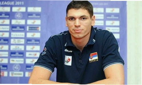 Marko Podraščanin thực hiện pha tấn công nhanh từ giữa lưới sở trường