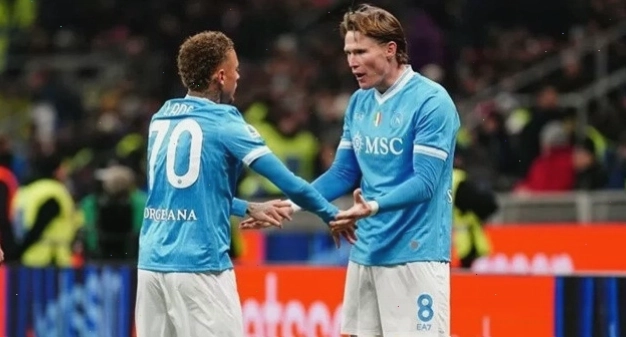 McTominay ghi bàn vào lưới Inter Milan