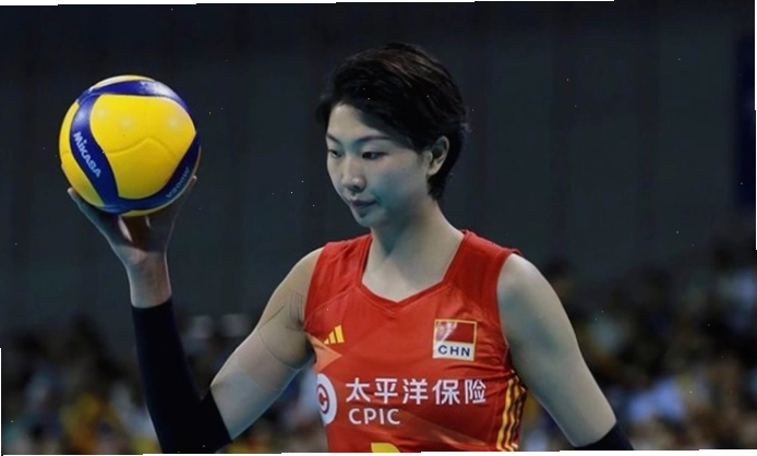 Yuan Xinyue trong màu áo đội tuyển Trung Quốc